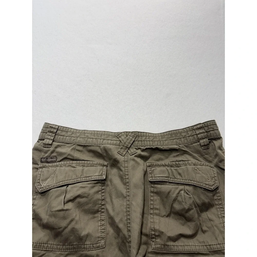 Columbia Cargo Shorts Mens 30 Green Canvas Relaxed Fit Zip Pocket Hiking Outdoor